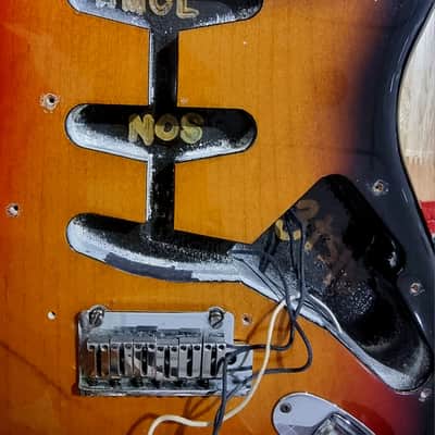 2000 Fender Custom Shop Classic Stratocaster 3-Tone Sunburst Birdseye Maple Neck image 14