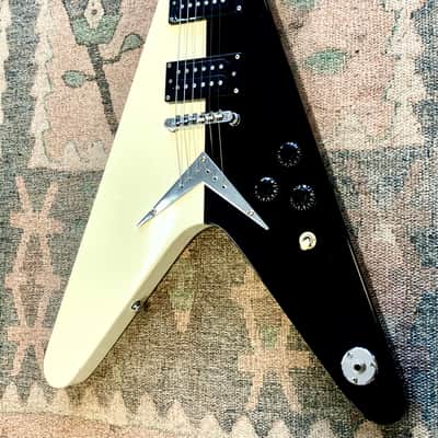 Dean Inferno V Electric Guitar w/Hardshell Case - New Old Stock