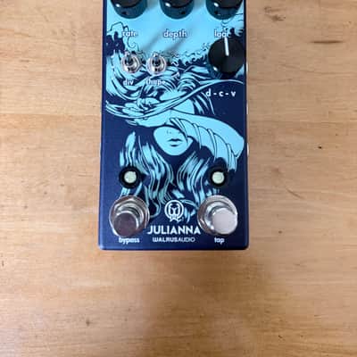 Walrus Audio Julianna Deluxe Chorus / Vibrato 2020 - Present - Blue image 2