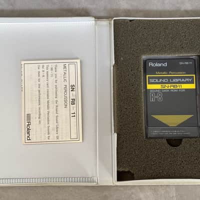 Roland R-8 Human Rhythm Composer Drum Machine + 5 Sound Cartridges - Serviced image 12