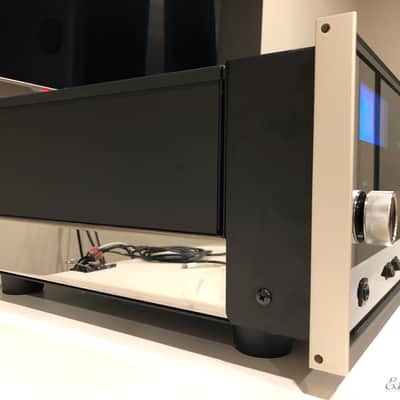McIntosh C2600 2-Channel Tube Preamplifier with Phono Stage image 3