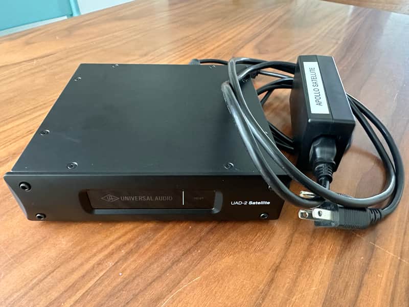 Universal Audio UAD-2 Satellite OCTO Core Thunderbolt DSP Accelerator 2019 - 2020 - Black