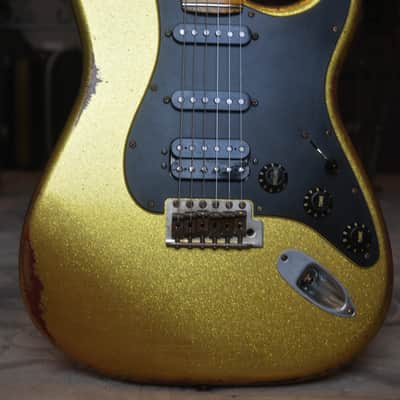 American Fender Stratocaster Relic Custom Gold Sparkle HSS Texas Specials image 2