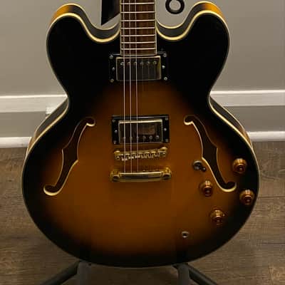 Epiphone Sheraton II - Sunburst  Locking Tuners & Hardshell case image 6