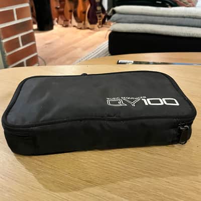 Yamaha QY100 Sequencer 1996 - 2002 Silver