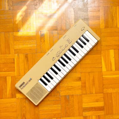 Vintage Yamaha PortaSound PSS-110 Mini Keyboard Synthesizer Made in Japan 1983! With brand new power supply! image 2