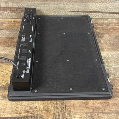 SKB PS-45 stereo pedal board power conditioner with case image 7