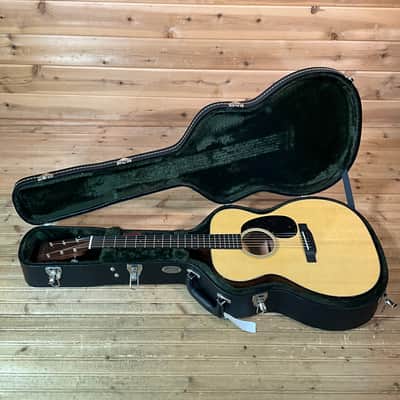 Martin 000-18 Acoustic Guitar - Natural image 7