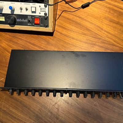 MINT - dbx 166XL Stereo Compressor / Limiter / Gate image 4