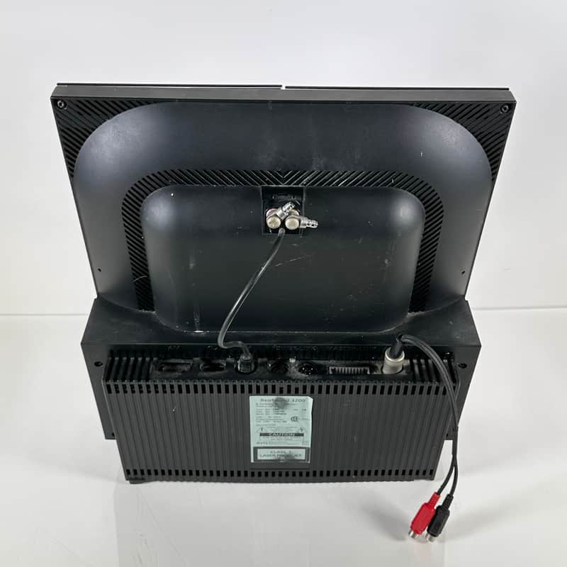 B&O Bang and Olufsen Beosound 3200 | Reverb