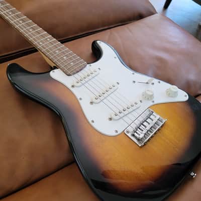 Squier Mini Stratocaster 3/4 Size Tobacco Sunburst 2018 Indonesia image 6