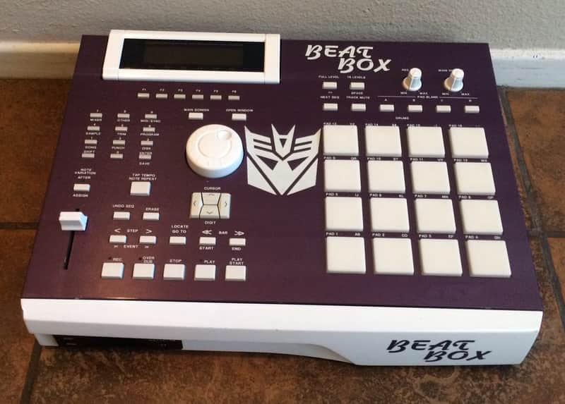 Akai MPC 2000xl midi production center sampler drum machine Custom image 1