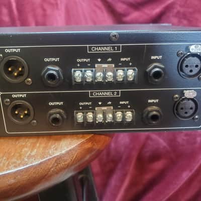 dbx 2215 Dual Channel 15-Band EQ/Limiter with Type III Noise Reduction 2010s - Black image 4