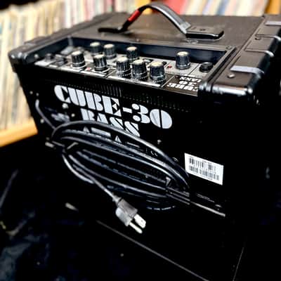 Roland Cube 30 - 30W COSM 2005 - Modeling - Black image 6