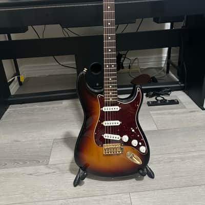 Fender Deluxe Players Stratocaster with Rosewood Fretboard 2005 - 2016 - 3-Color Sunburst image 1