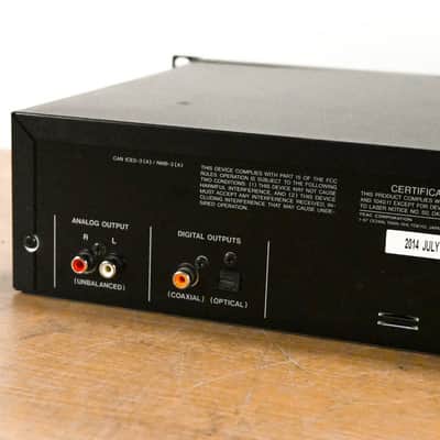 TASCAM CD-200iL Professional CD Player & iPod Dock CG012H9 image 9