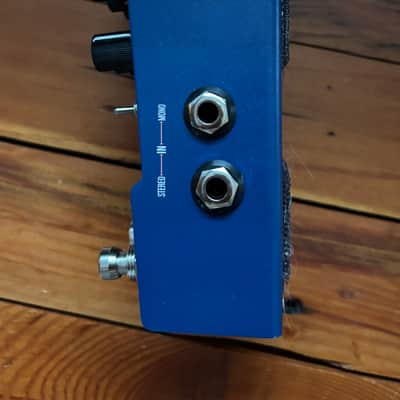 Walrus Audio Mako M1 High-Fidelity Modulation Machine 2022 - 2024 - Blue image 2