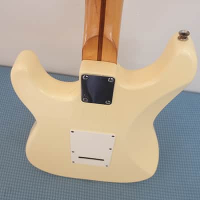 Vintage 1990s 1992 Squier by Fender Made in Korea MIK Standard Stratocaster Guitar White Cream image 12