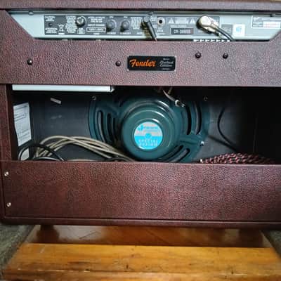 Fender Deluxe Reverb FSR - Wine Red W/Cover image 2