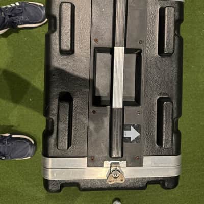 SKB 6 space rack case 2010’s - Black image 2