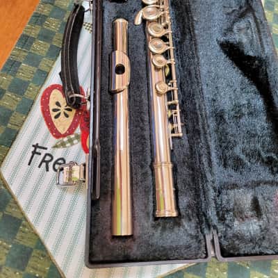 Yamaha (closed hole) Flute, Model YFL-211 - 2026 - Silver -BEAUTIFUL! image 11