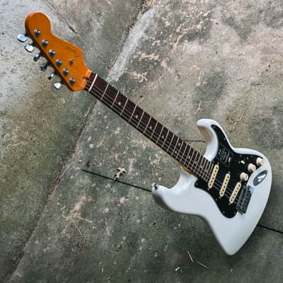 American Ultra Stratocaster - Arctic Pearl with Rosewood Fretboard - MINT image 7
