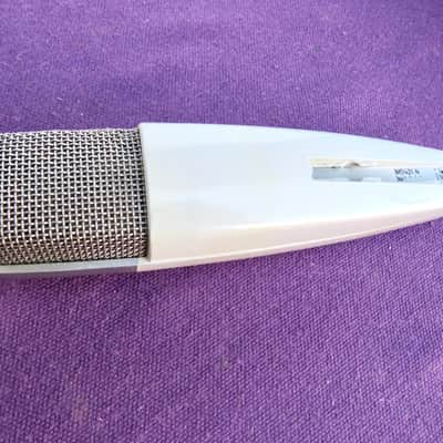 Sennheiser MD 421-N Cardioid Dynamic Microphone image 9