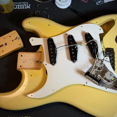 1989 -1990 Fender Stratocaster ST-72 / CST-50R, Made in Japan - Butter Yellow / Pro Setup image 9