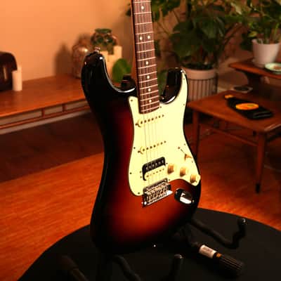 2018 Fender American Professional Stratocaster HSS Shawbucker – 3-Tone Sunburst w/ Hardshell Case image 3
