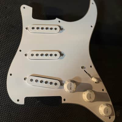 Fender Standard Stratocaster Loaded Pickguard SSS image 1