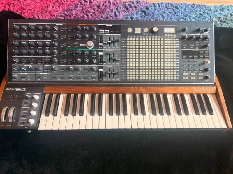 Arturia MatrixBrute 49-Key Synthesizer