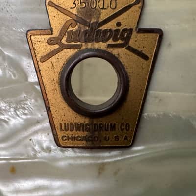 Ludwig No. 900 Super Classic 5.5x14" 8-Lug Snare Drum with P-87 Strainer, Keystone Badge 1960s - white marine pearl image 6