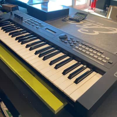 Yamaha MX49 Synthesizer 2016 - Present - Black image 2