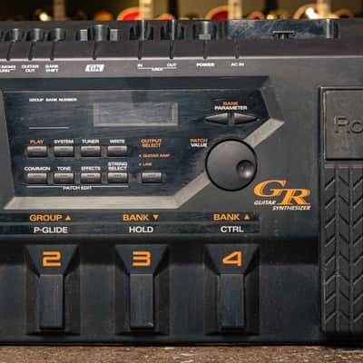 Roland GR-33 Guitar Synthesizer | Reverb