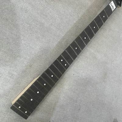 Tagima Wood 5 String Bass Maple Neck, Rosewood 24 Frets Fretboard image 3