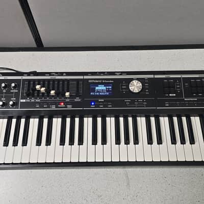 Roland VR-09B 61-Key V-Combo Organ