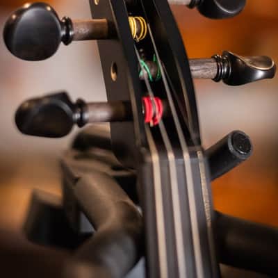 Yamaha YEV-104BL Electric Violin Black image 4