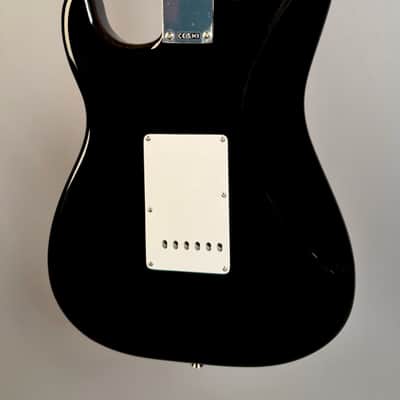 Fender Vintera III Early '60s Stratocaster - Black image 10