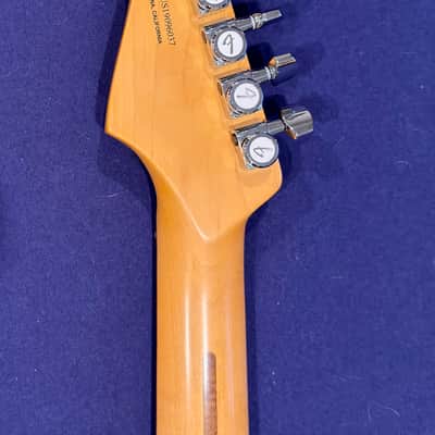 Fender American Ultra Stratocaster HSS with Rosewood Fretboard 2019 - Ultraburst image 12