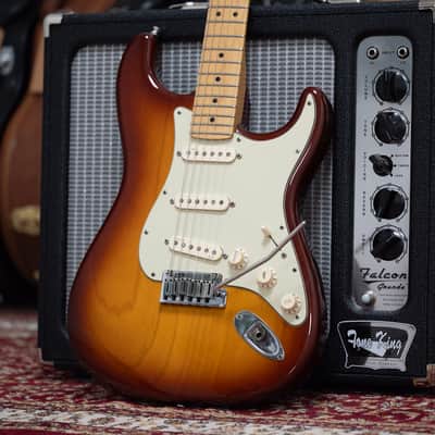 Fender American Deluxe Stratocaster Ash 2011 - 2016 | Reverb Canada