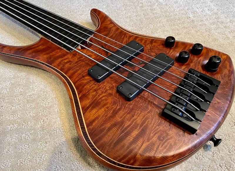 Immagine Roscoe LG Rustic Redwood Flamed Burl Fretless 5 string bass guitar *Gorgeous instrument* w/case - 1