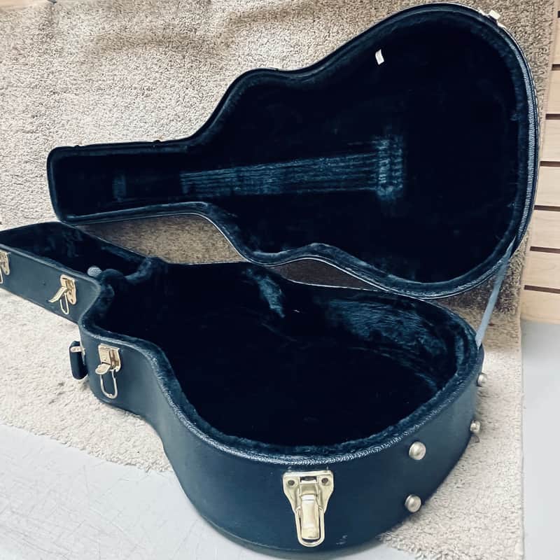 Hardshell Case Classical Black image 1