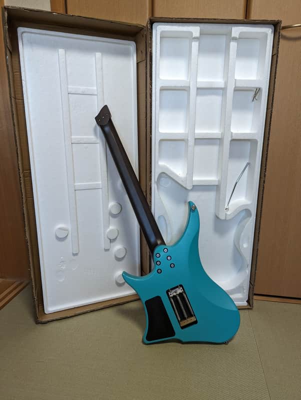 GOC Guitars Materia Tremolo Headless Guitar 6 String | Reverb Canada