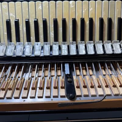 NOBLE AeroLite 4 Reed Accordion LMMH image 9