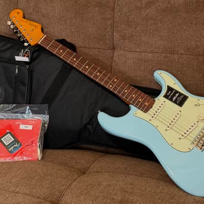 Fender Vintera III Early '60s Stratocaster with Fender Deluxe Gig Bag and Case Candy 2026 Model in Sonic Blue image 2