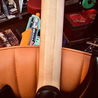 ‘25 PRS | SE | Chleo | Herman Li Signature | Mantis Burst | Jade Amulet Truss Rod Cover | MINT! image 8