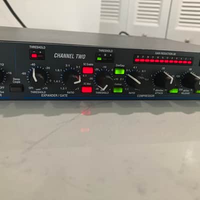 dbx 1066 Dual-Channel Compressor / Limiter / Gate image 5