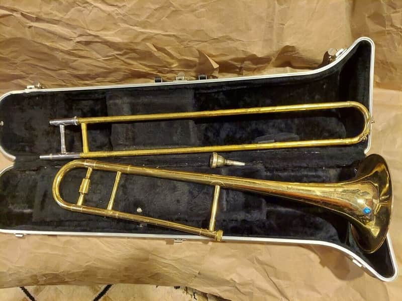 Blessing Scholastic Tenor Trombone, Case & Mouthpiece. Made in USA. Good. image 1