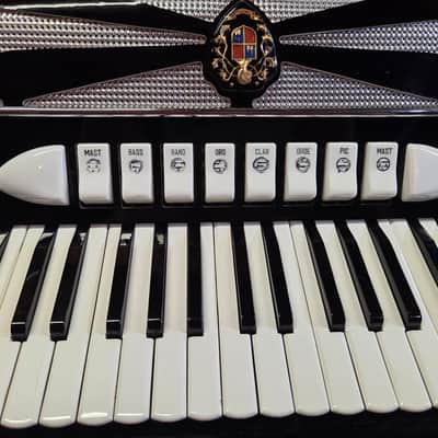 Contello Italian accordion 15.5"keyboard 3/5 reed lightweight Guerrini build image 2