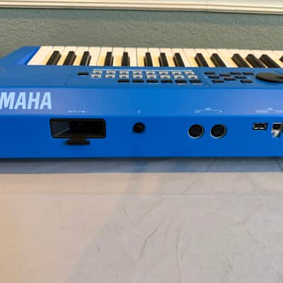 Yamaha MX61 V2 61-Key Digital Synthesizer 2016 - Present - Black image 4
